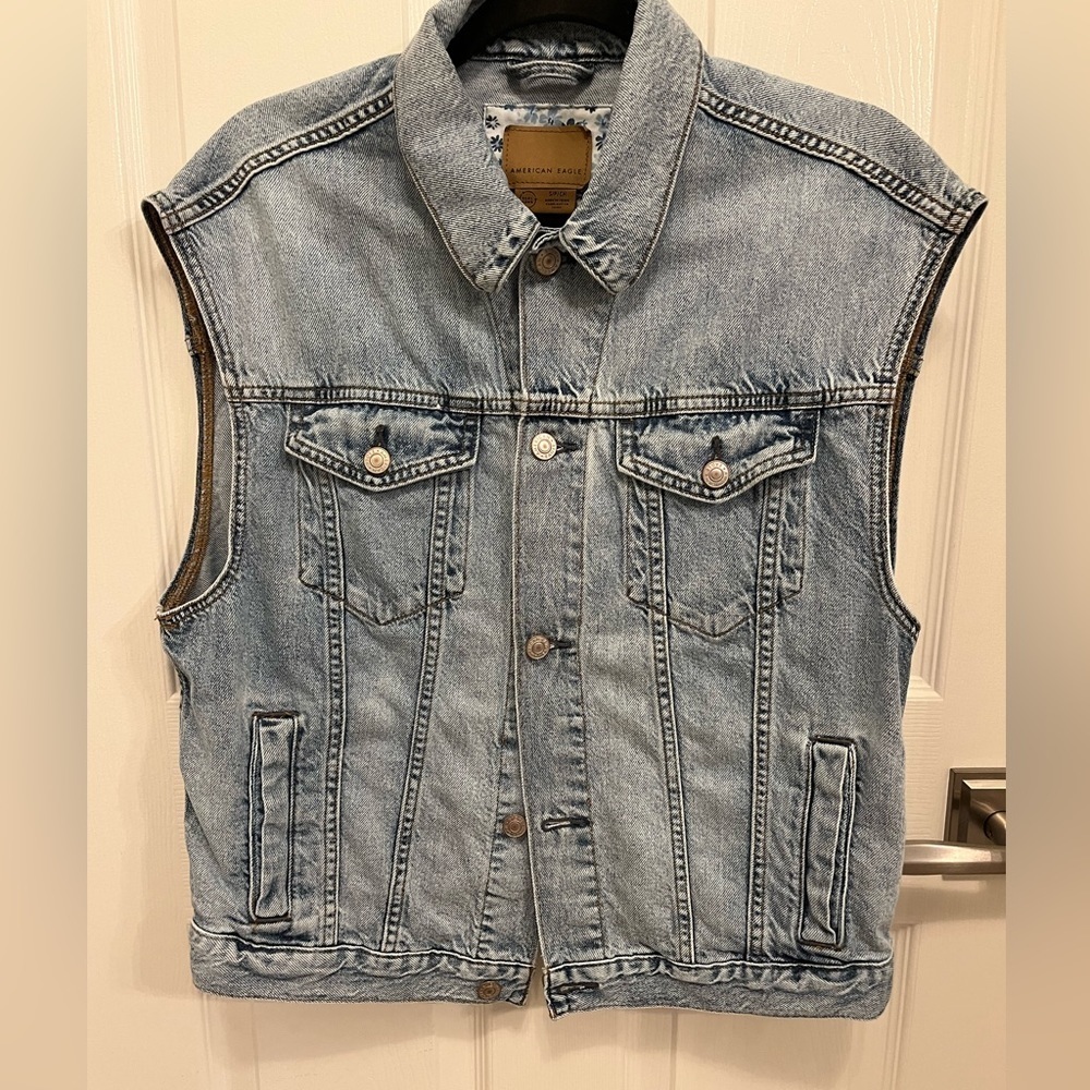 AMERICAN Eagle Small Denim Vest - Stone Washed with Pockets. Oversized.